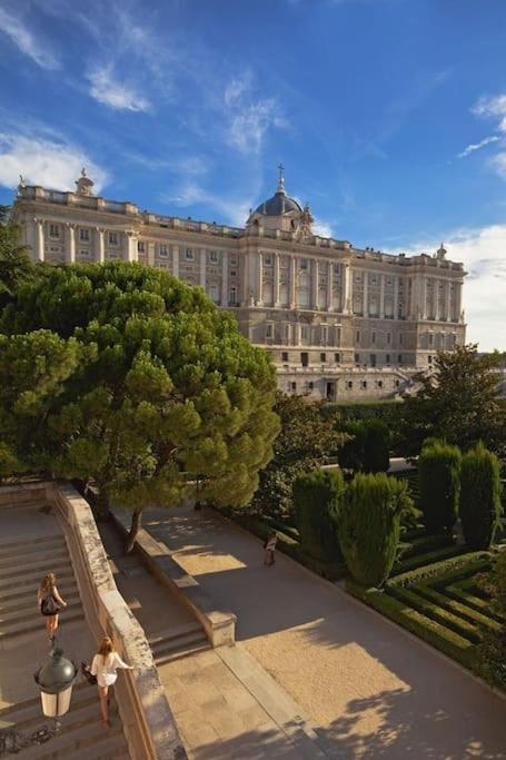 Apartamento Con Patio En Madrid Centro エクステリア 写真