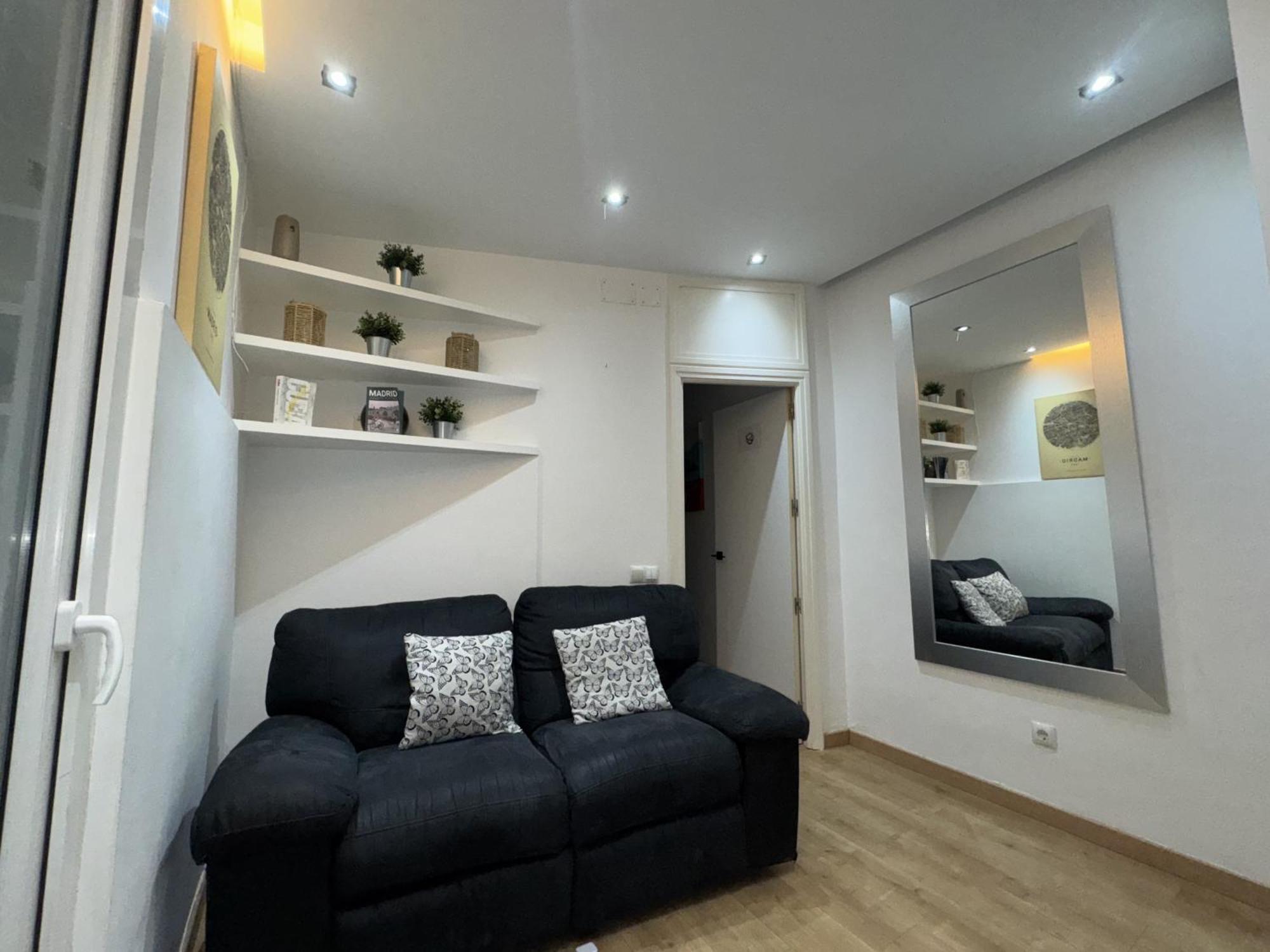 Apartamento Con Patio En Madrid Centro エクステリア 写真